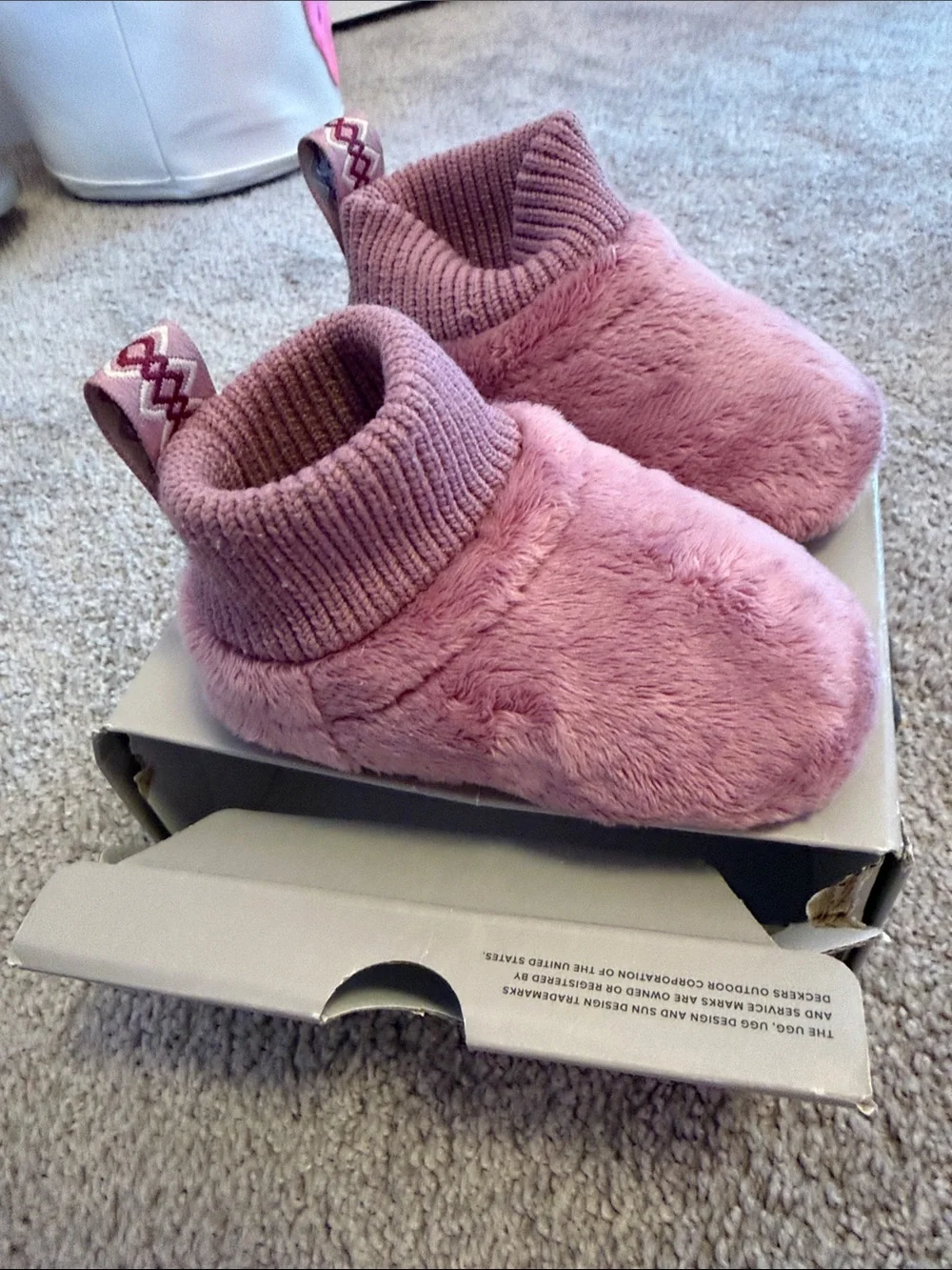 UGG Plush Pink Baby Mittens with Knit Cuff. Used size 2-3. Baby.